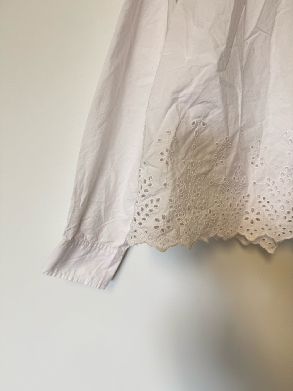 GAP Women’s White Eyelet Cropped Shirt - Picture 6 of 6